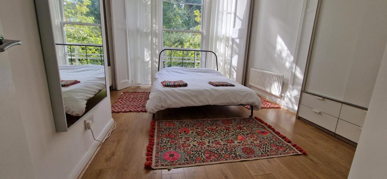Primrose Hill - Charming, Cosy, 2 Double Bedrooms Apartament